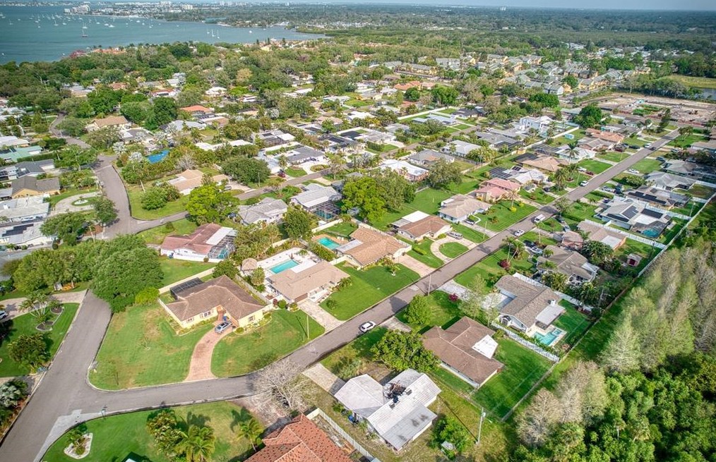 4166 38th St, Saint Petersburg, FL 33711-4326