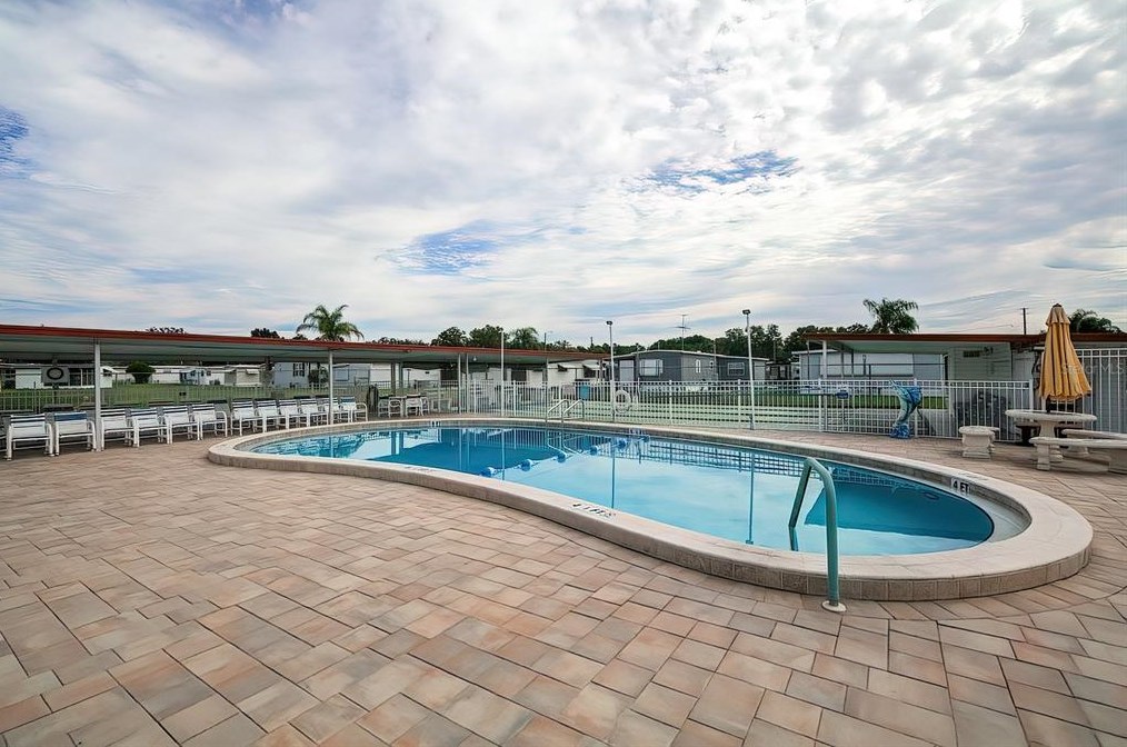 3112 Southport Dr, Tarpon Springs FL  34690-1945 exterior