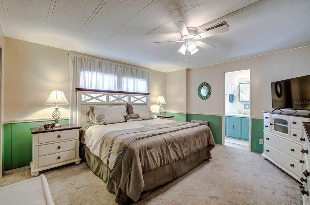 3112 Southport Dr, Tarpon Springs FL  34690-1945 exterior