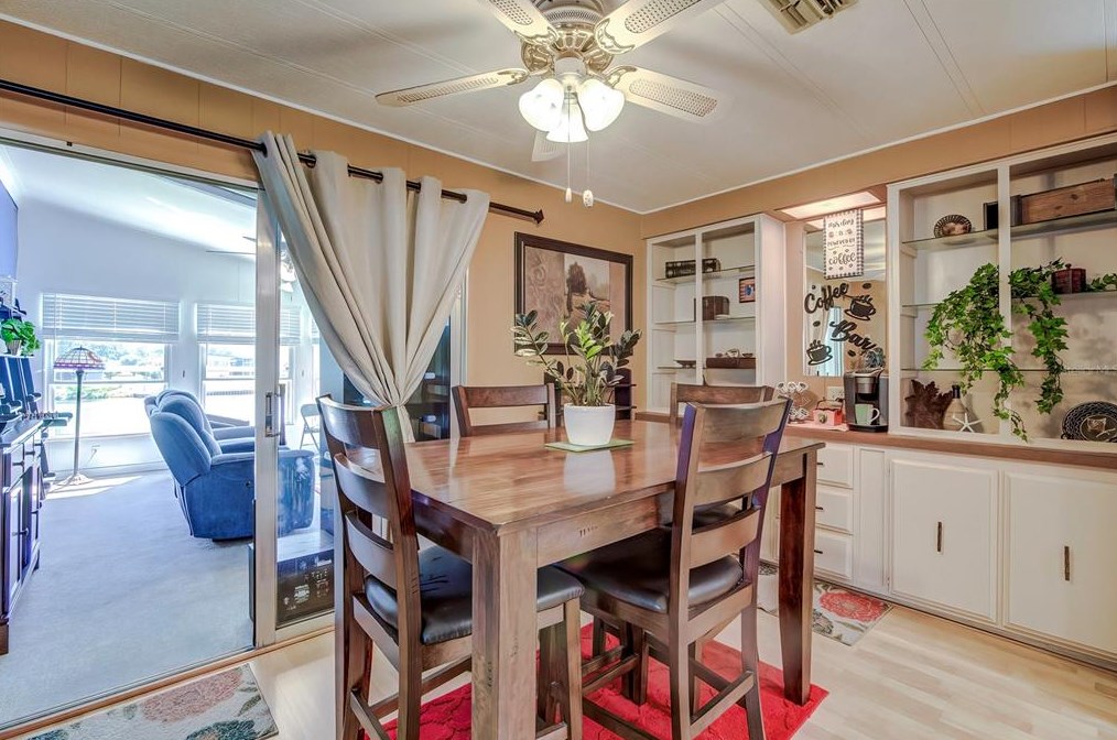 3112 Southport Dr, Tarpon Springs FL  34690-1945 exterior