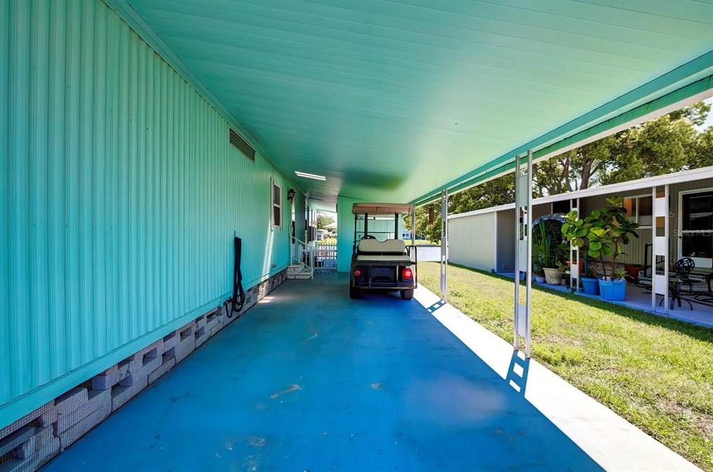 3112 Southport Dr, Tarpon Springs FL  34690-1945 exterior