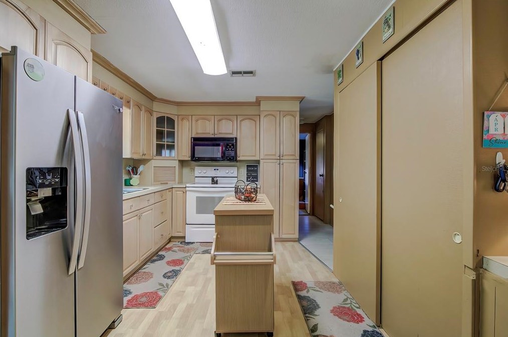 3112 Southport Dr, Tarpon Springs FL  34690-1945 exterior