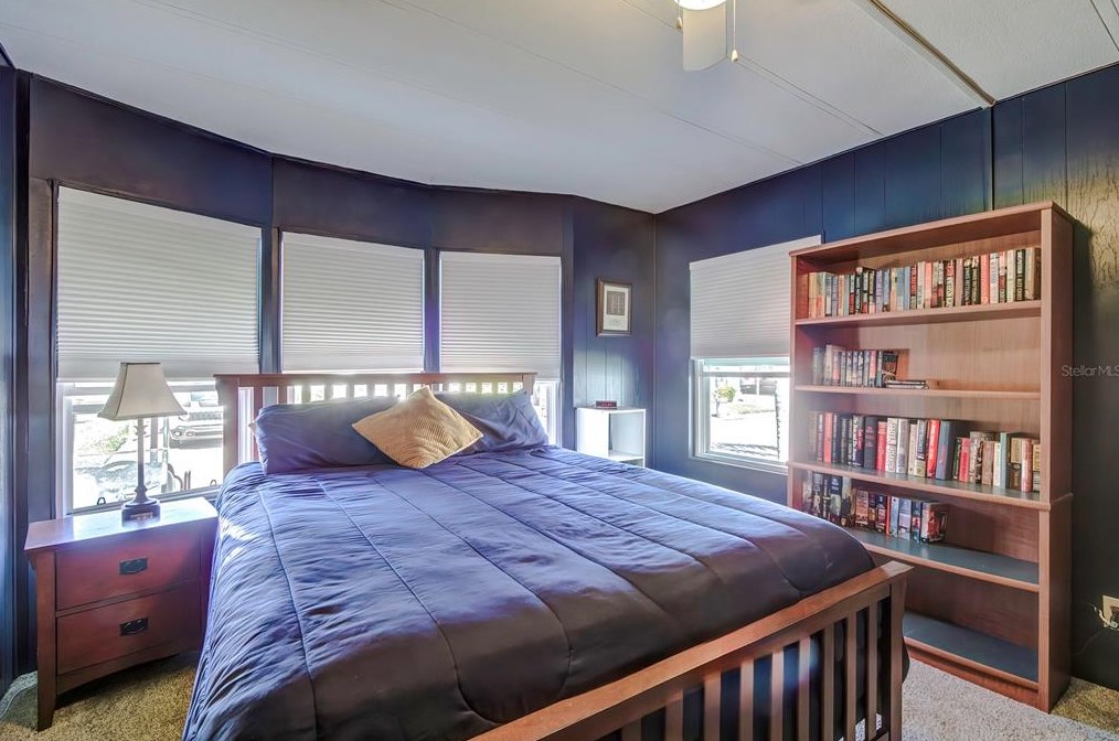 3112 Southport Dr, Tarpon Springs FL  34690-1945 exterior