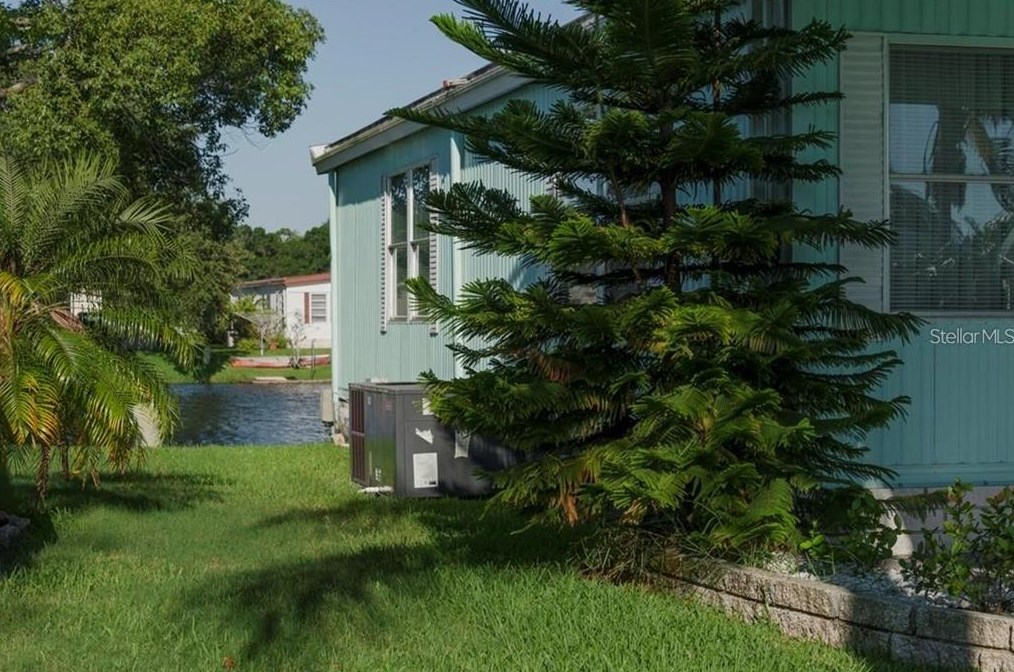 3112 Southport Dr, Tarpon Springs FL  34690-1945 exterior