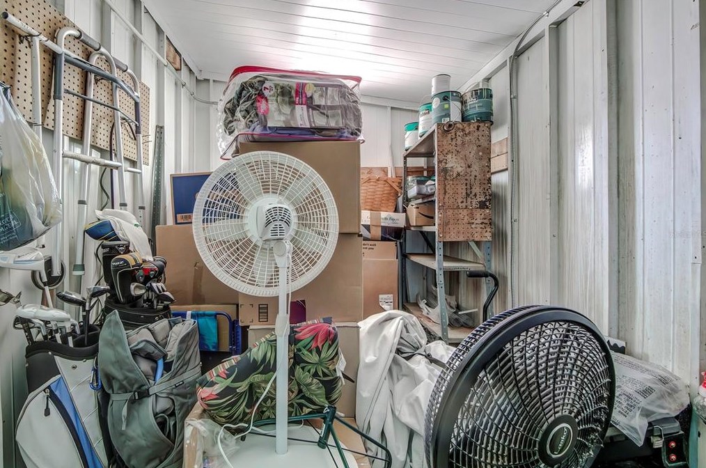 3112 Southport Dr, Tarpon Springs FL  34690-1945 exterior