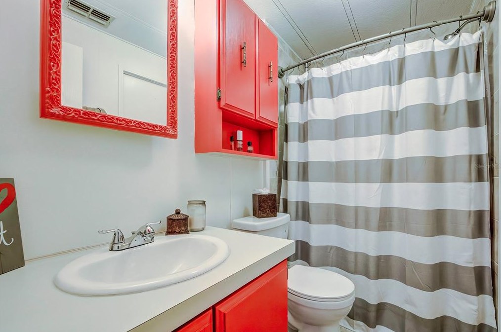 3112 Southport Dr, Tarpon Springs FL  34690-1945 exterior