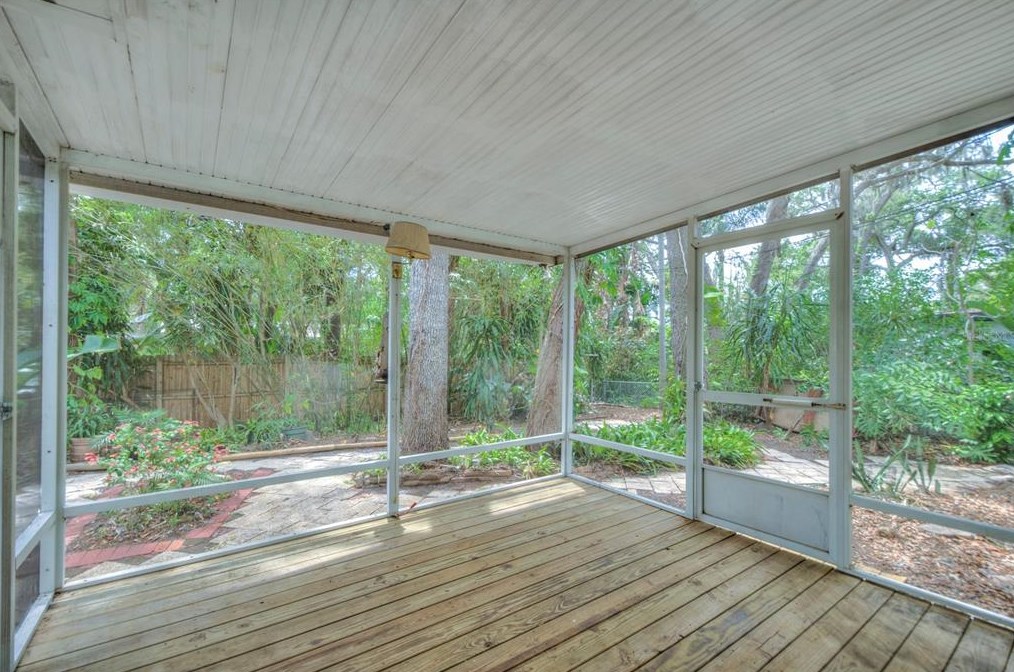 10514 52nd Ave, Saint Petersburg FL  33708-3312 exterior