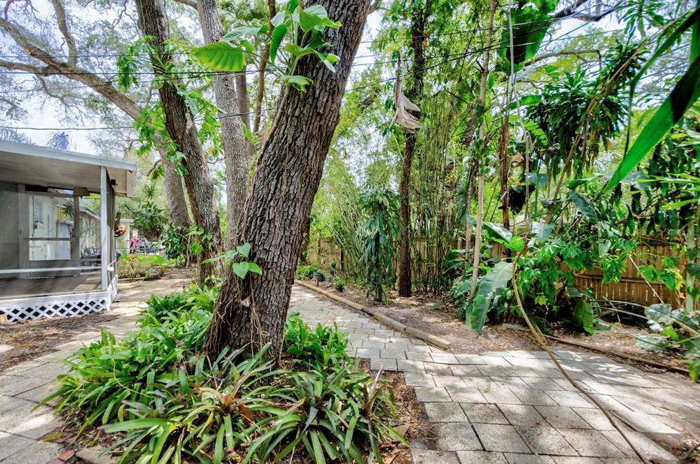 10514 52nd Ave, Saint Petersburg FL  33708-3312 exterior