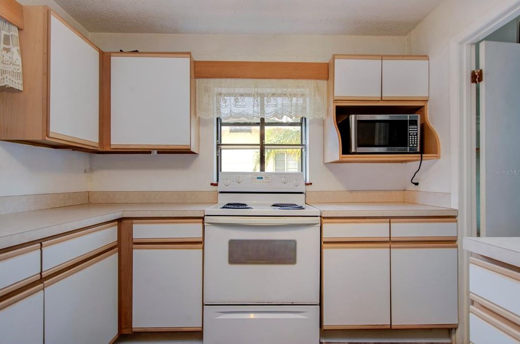 10514 52nd Ave, Saint Petersburg FL  33708-3312 exterior