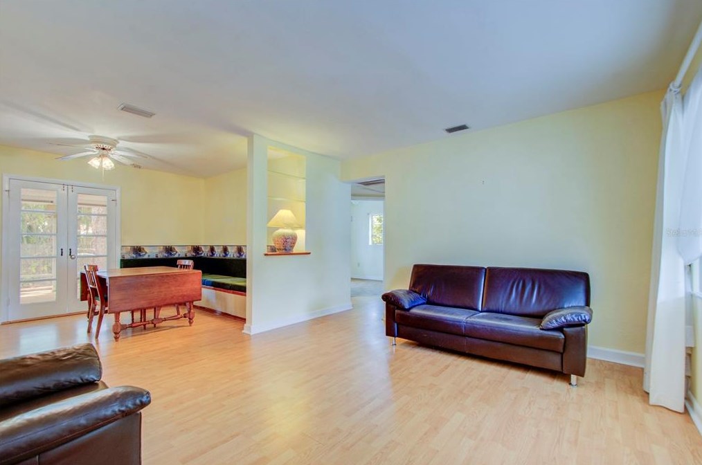 10514 52nd Ave, Saint Petersburg FL  33708-3312 exterior