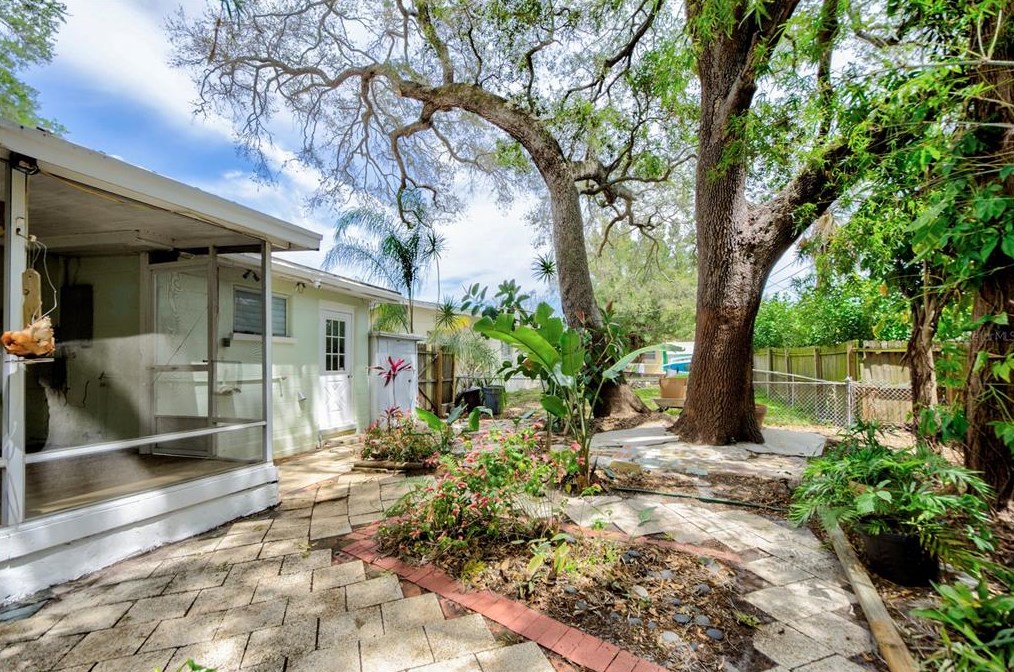 10514 52nd Ave, Saint Petersburg FL  33708-3312 exterior