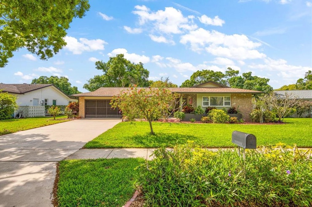 2859 Doone Cir, Palm Harbor, FL 34684-1860
