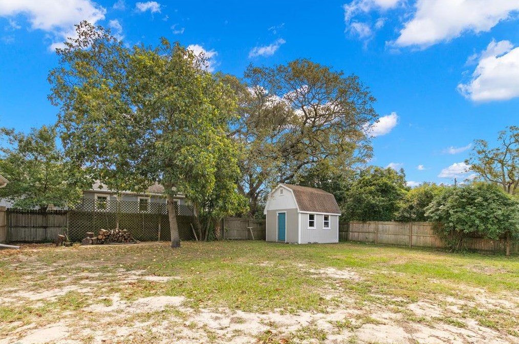 606 E Center St, Tarpon Springs, FL 34689