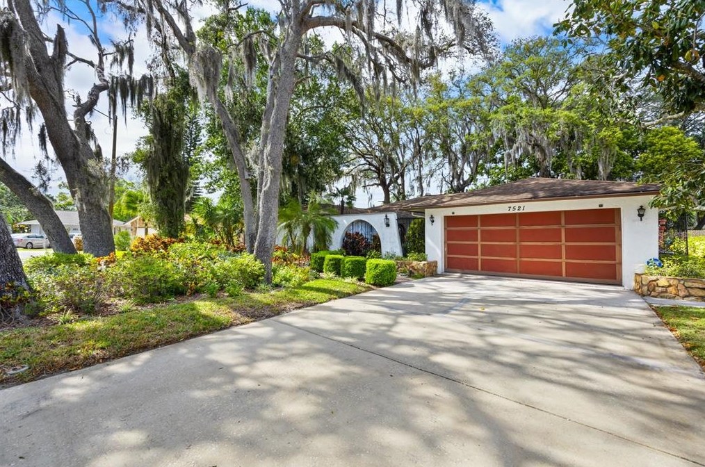 7521 Tall Tree Ct, Port Richey, FL 34668-5849