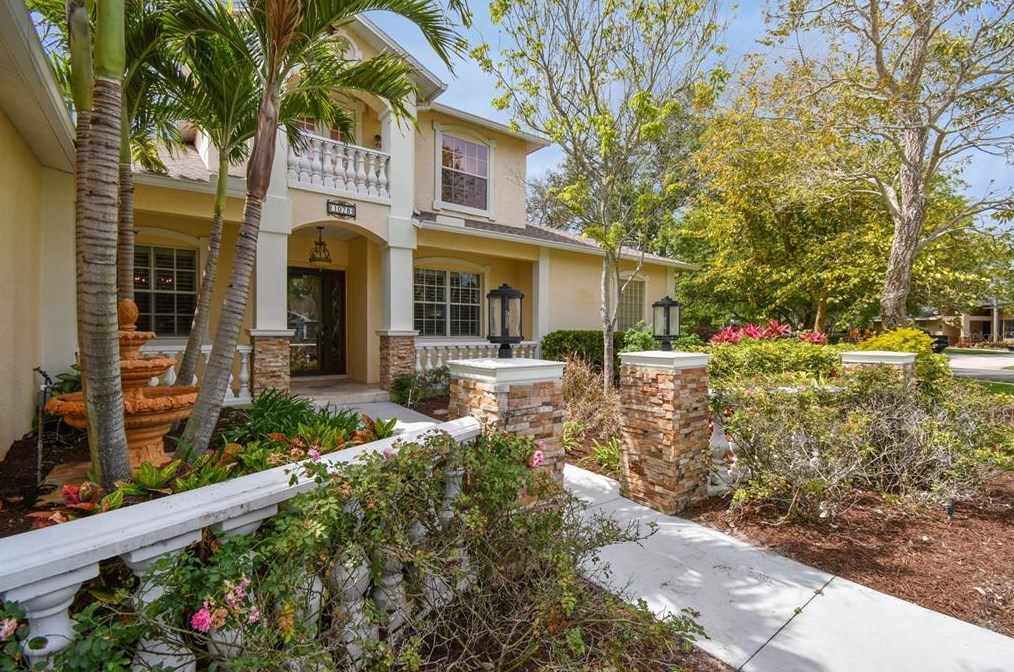 1078 Weathersfield Dr, Dunedin, FL 34698-6433