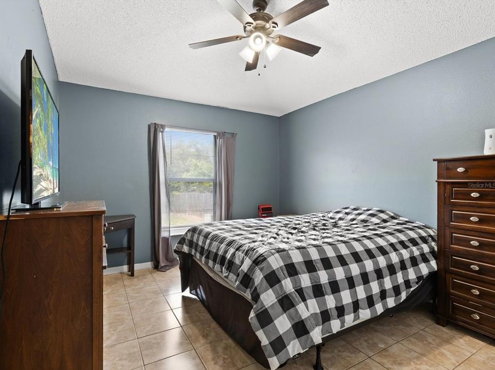 1409 Sunset Rd, Tarpon Springs FL  34689-2728 exterior