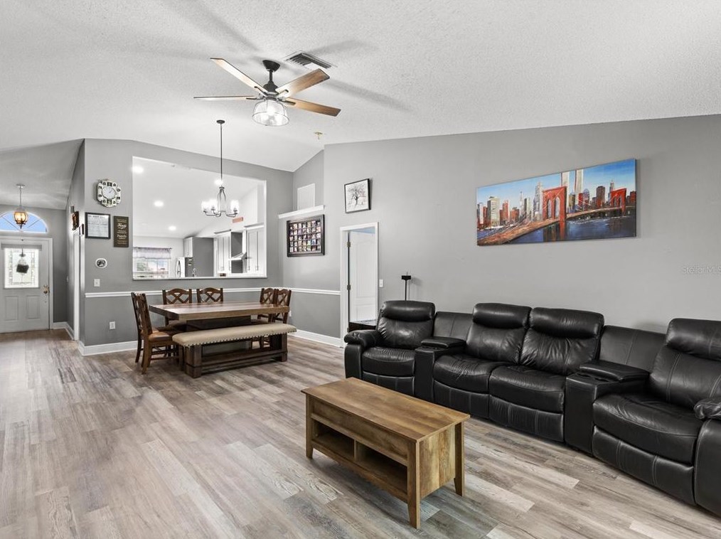 1409 Sunset Rd, Tarpon Springs FL  34689-2728 exterior