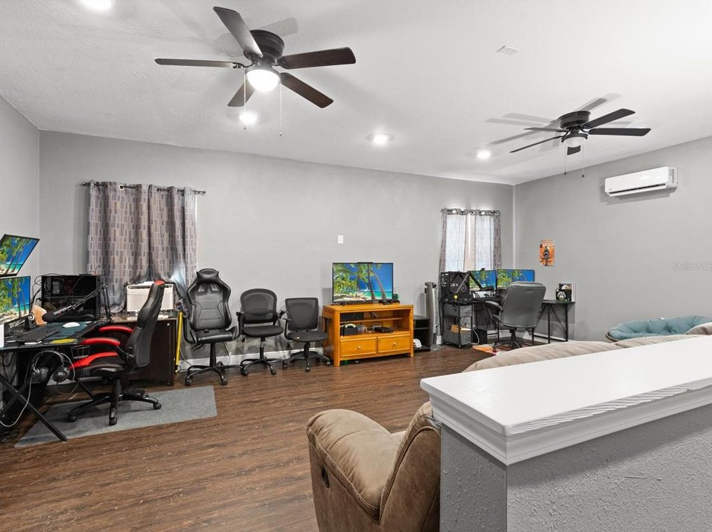 1409 Sunset Rd, Tarpon Springs FL  34689-2728 exterior