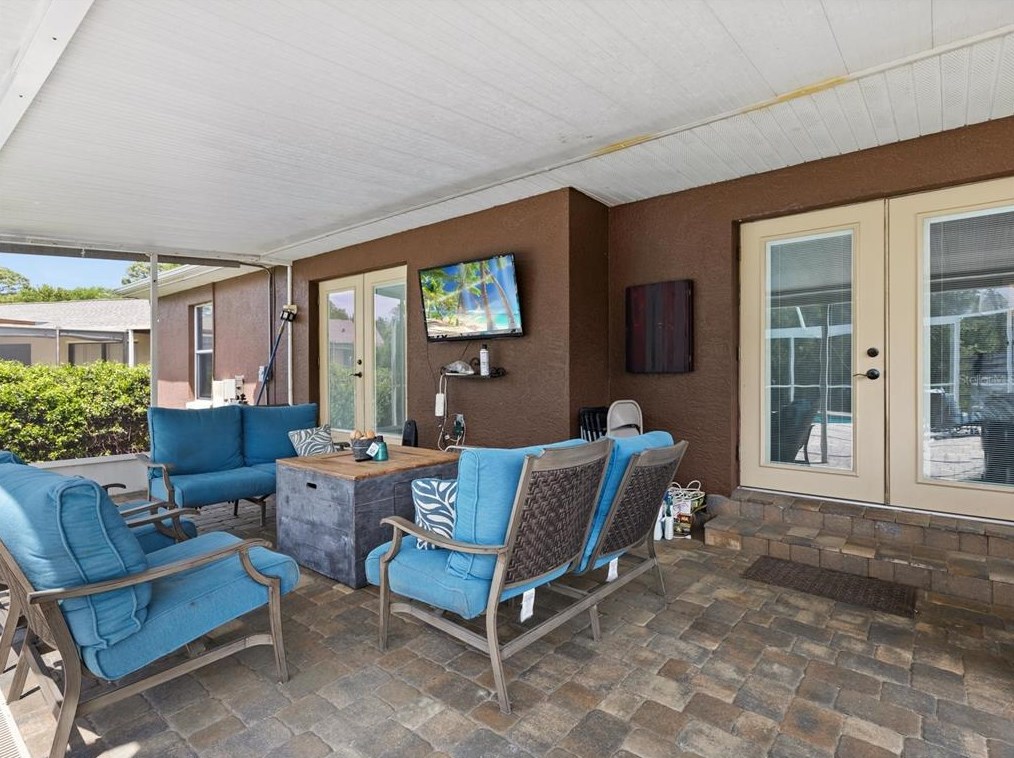 1409 Sunset Rd, Tarpon Springs FL  34689-2728 exterior