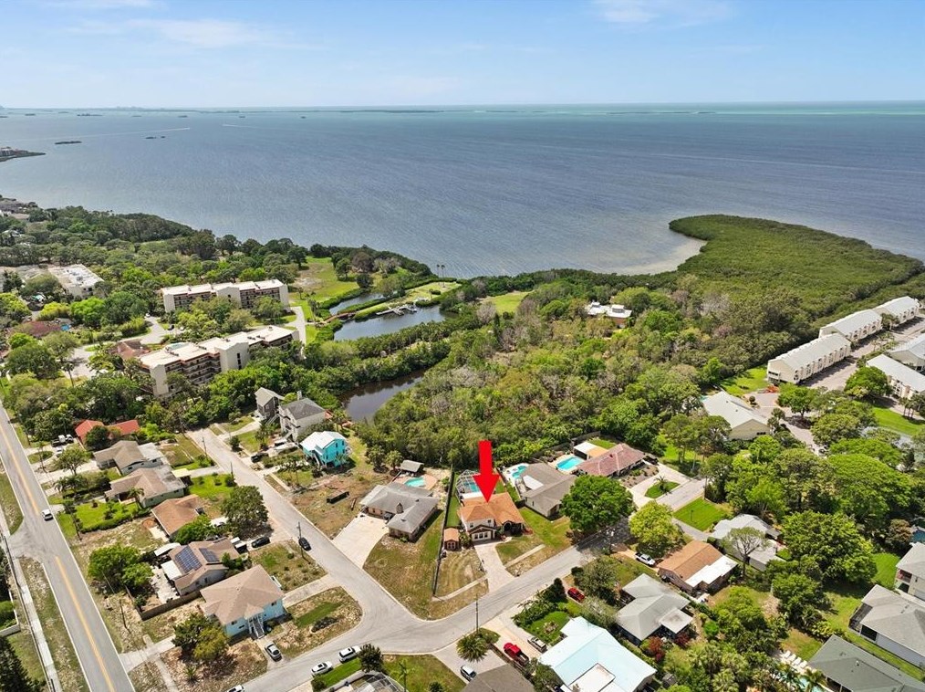 1409 Sunset Rd, Tarpon Springs FL  34689-2728 exterior