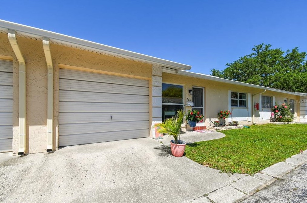856 Oxford Ct, Dunedin, FL 34698-6113