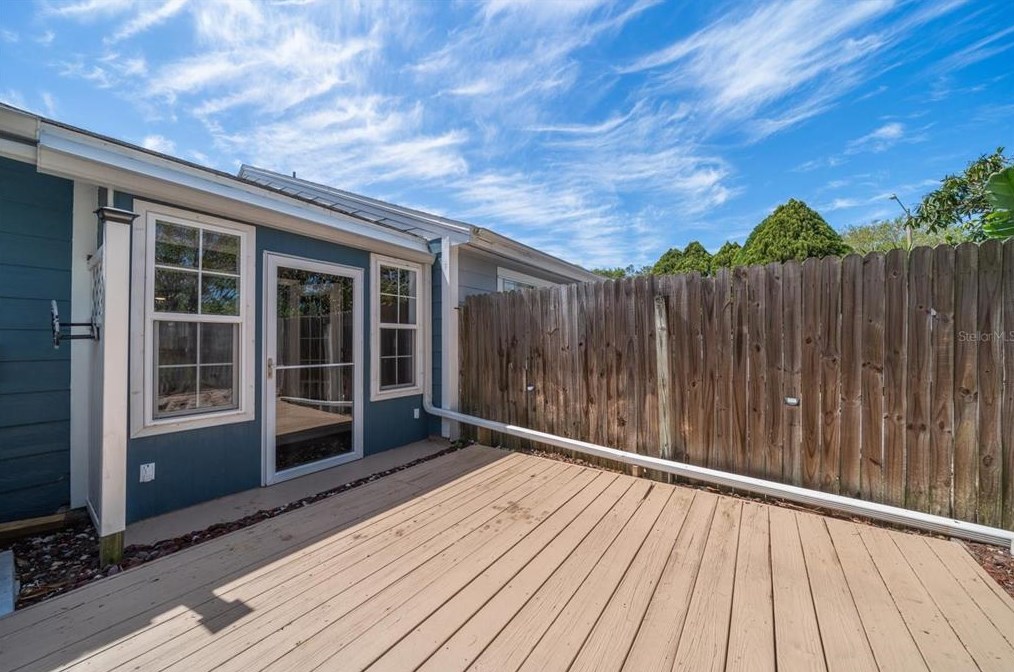 894 Jackson Ct, Palm Harbor FL  34683-6337 exterior