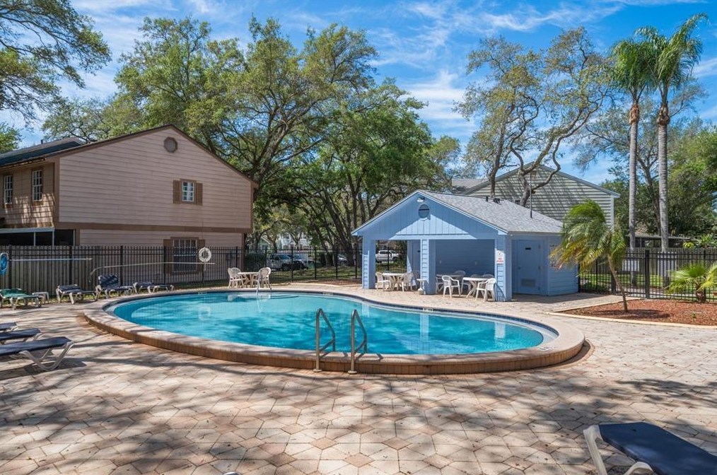 894 Jackson Ct, Palm Harbor FL  34683-6337 exterior