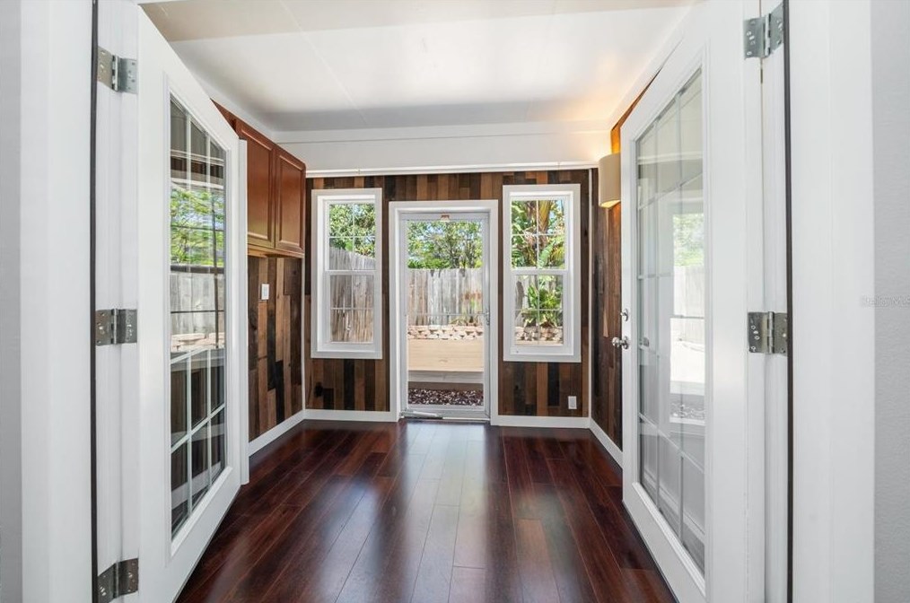 894 Jackson Ct, Palm Harbor FL  34683-6337 exterior