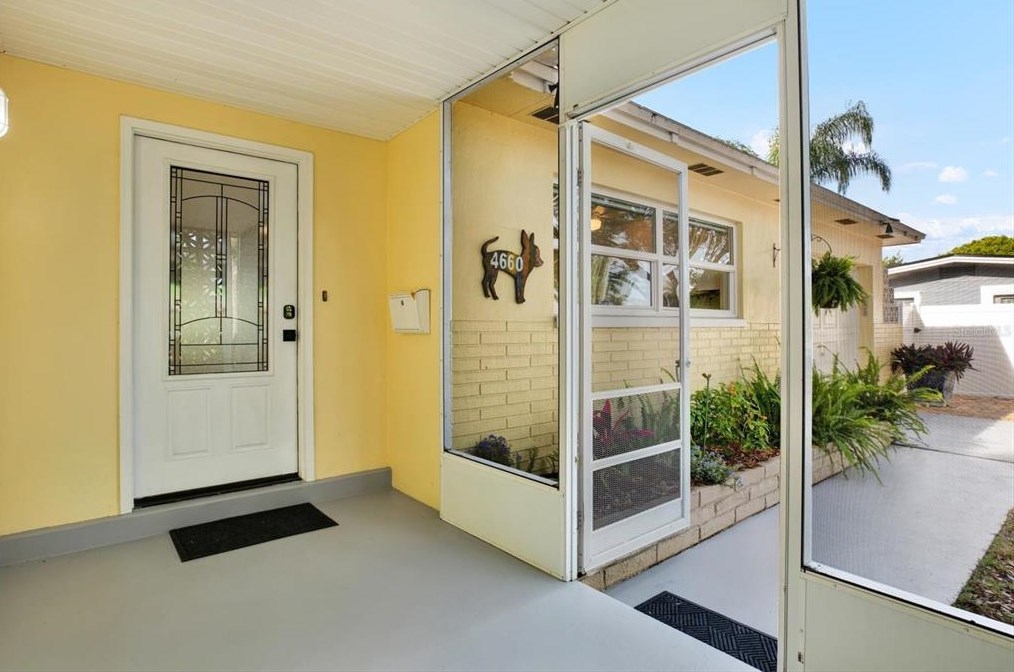 4660 33rd Ave, Saint Petersburg, FL 33713-1002