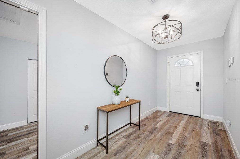 920 Castle Ct, Tampa FL  33612-8131 exterior