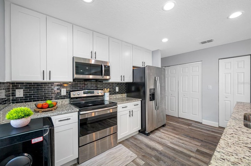 920 Castle Ct, Tampa FL  33612-8131 exterior