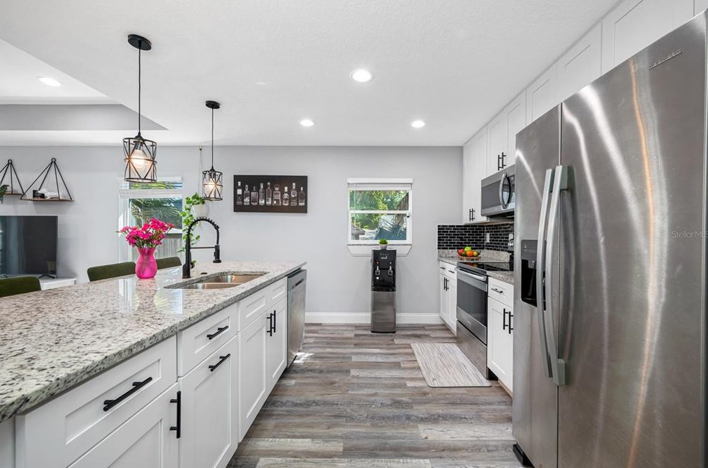 920 Castle Ct, Tampa FL  33612-8131 exterior