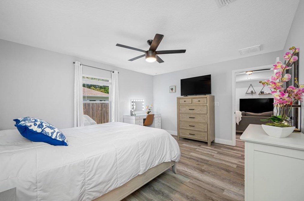 920 Castle Ct, Tampa FL  33612-8131 exterior