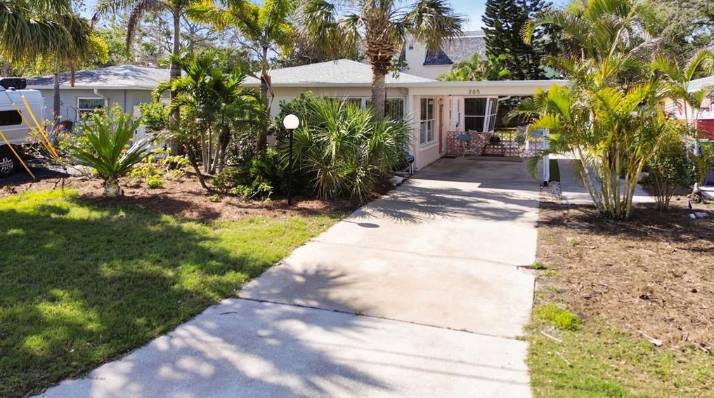 205 Bates Ave, Belleair Beach, FL 33785-3705