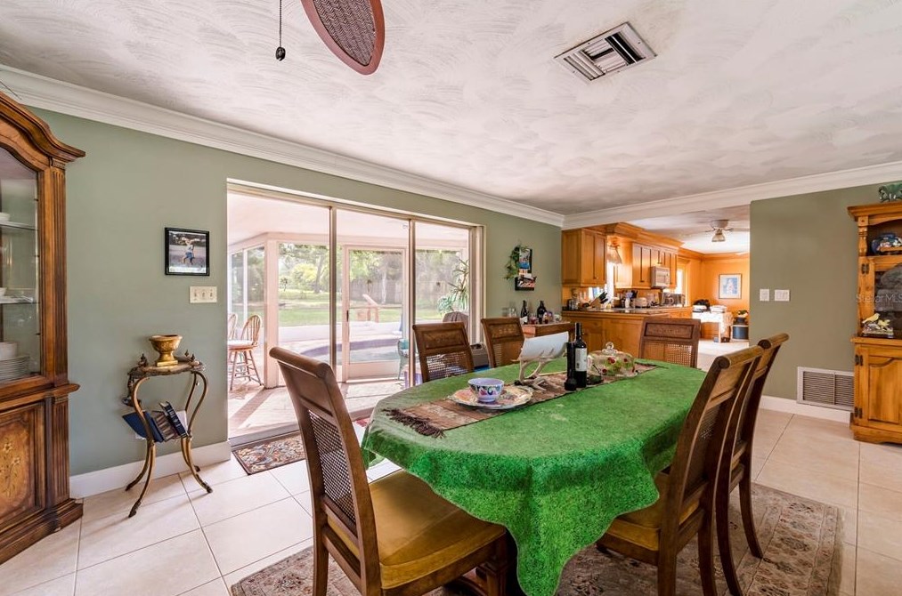 2045 Golf Vw Dr, Dunedin FL 34698-2330 exterior