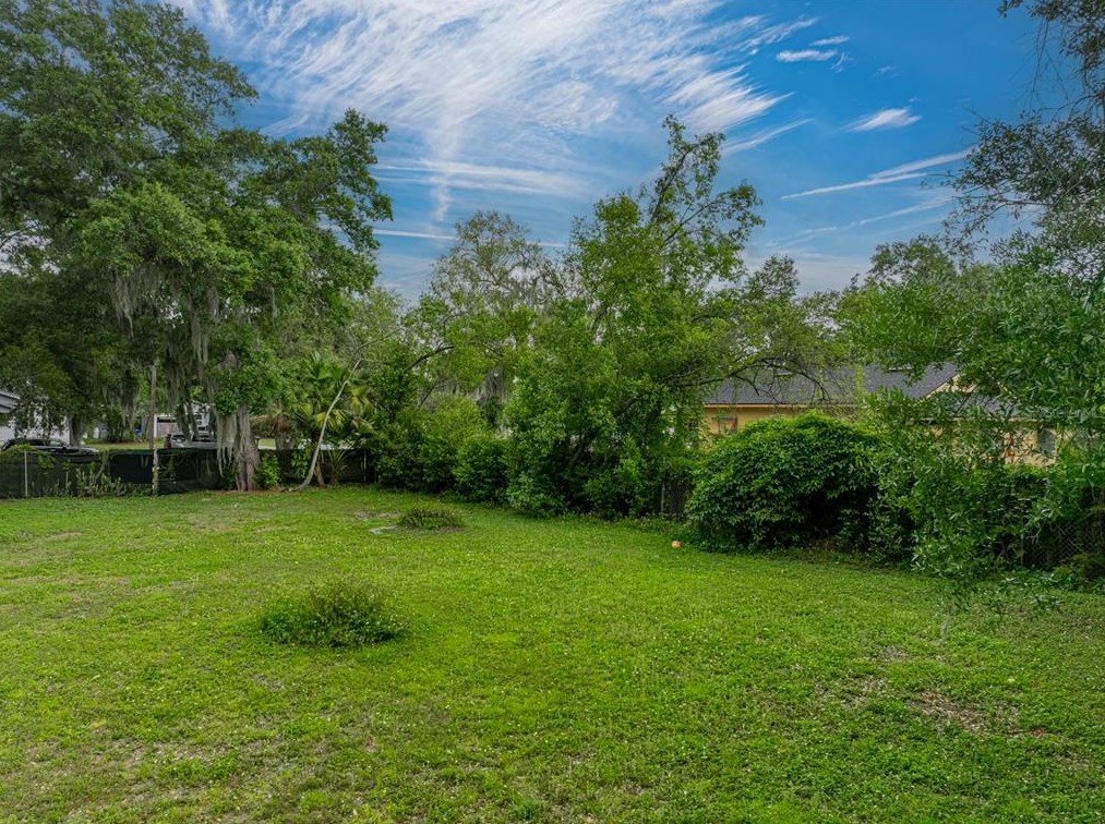 1627 Holly Rd, Lakeland FL  33801-2210 exterior