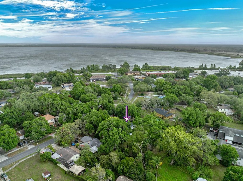 1627 Holly Rd, Lakeland FL  33801-2210 exterior