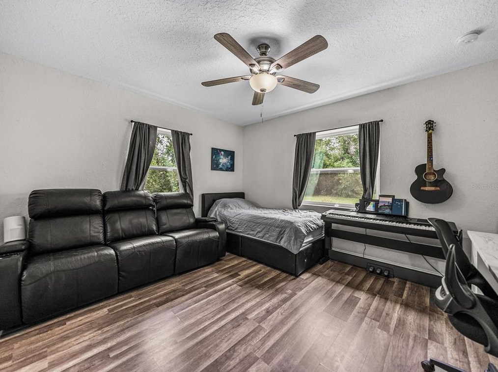 1627 Holly Rd, Lakeland FL  33801-2210 exterior