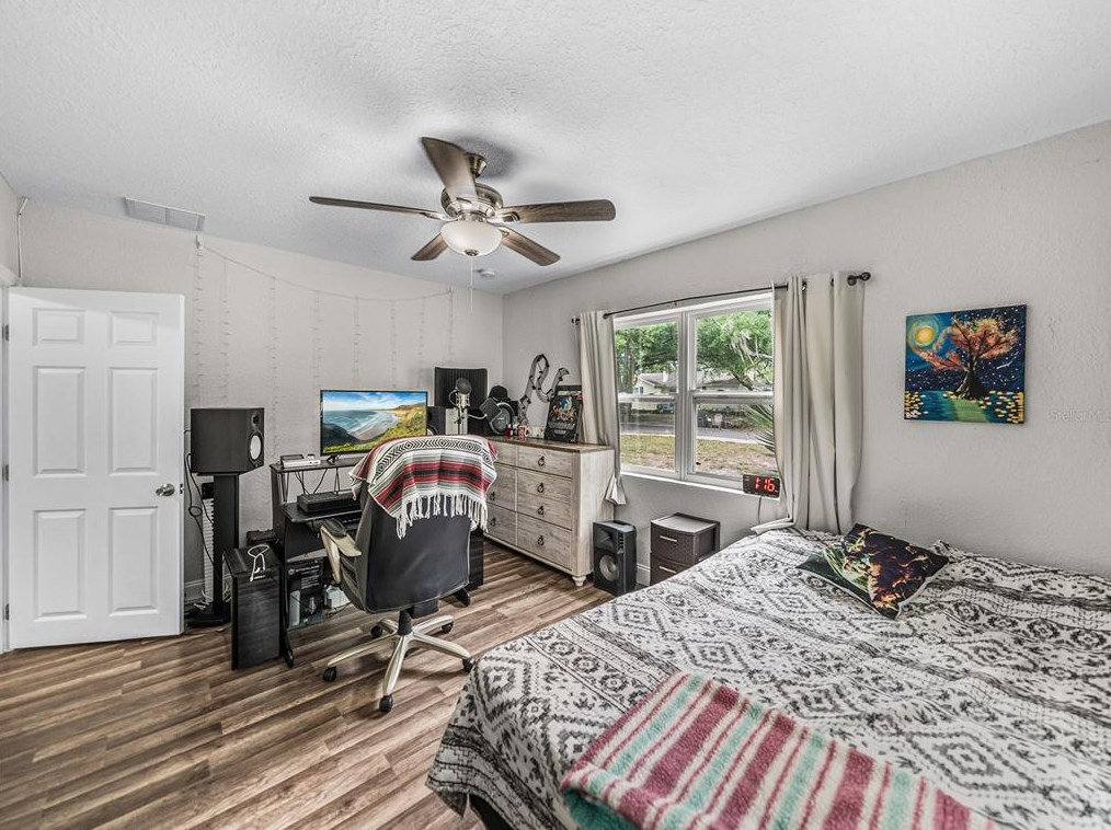 1627 Holly Rd, Lakeland FL  33801-2210 exterior