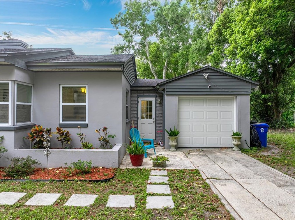 1627 Holly Rd, Lakeland FL  33801-2210 exterior