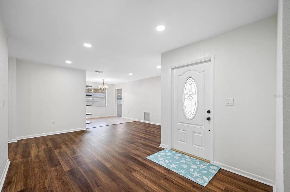 1869 Teakwood Ln, Dunedin FL  34698-4132 exterior