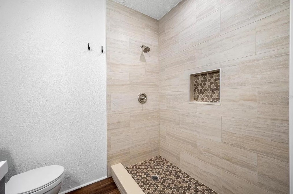 1869 Teakwood Ln, Dunedin FL  34698-4132 exterior