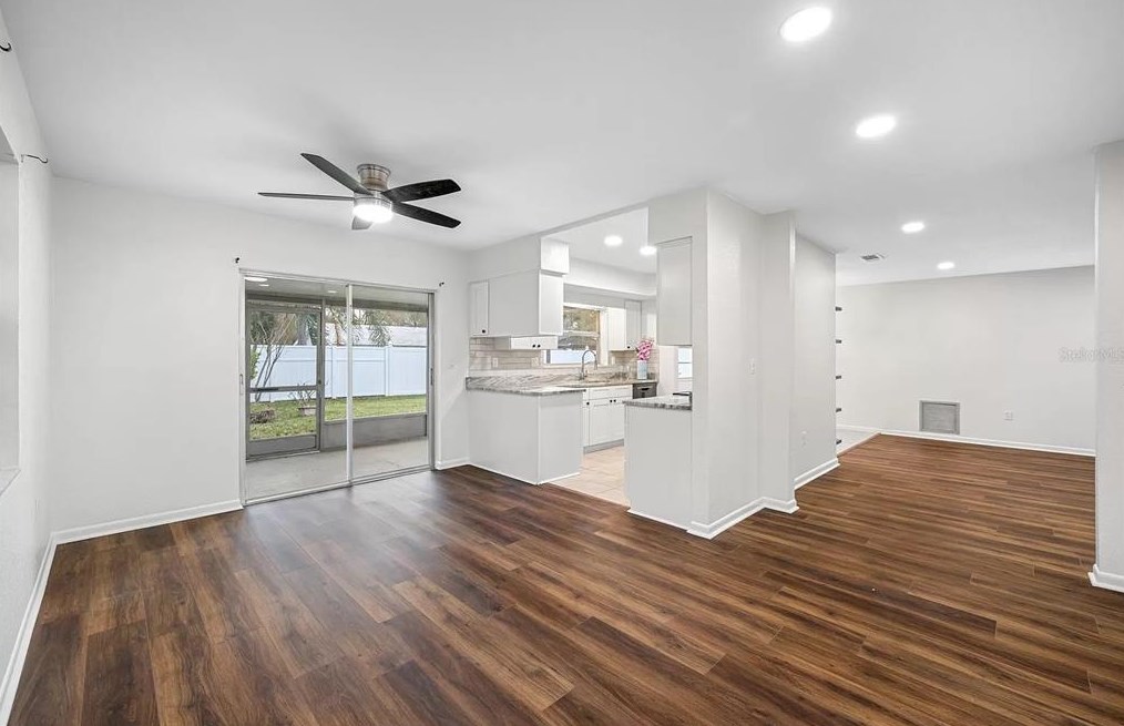 1869 Teakwood Ln, Dunedin FL  34698-4132 exterior