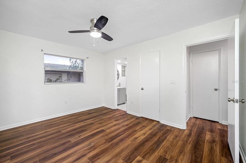 1869 Teakwood Ln, Dunedin FL  34698-4132 exterior