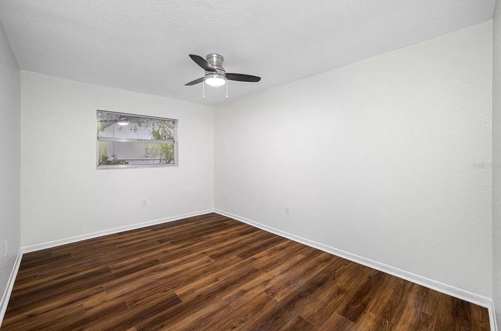 1869 Teakwood Ln, Dunedin FL  34698-4132 exterior