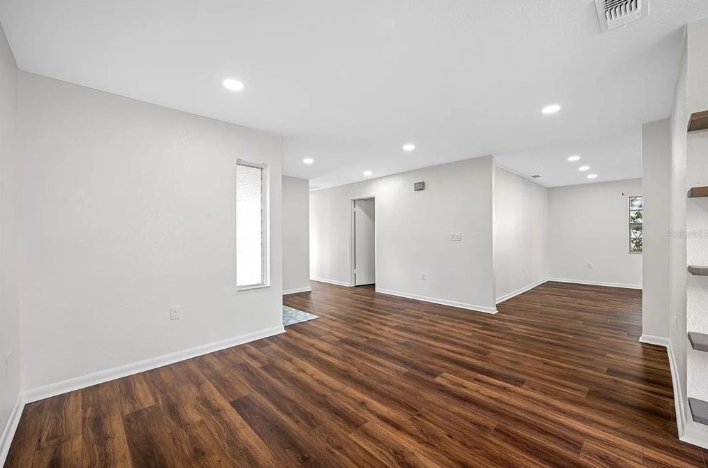 1869 Teakwood Ln, Dunedin FL  34698-4132 exterior