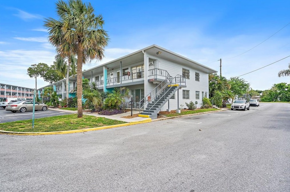 4295 58th Way N #1600, Saint Petersburg, FL 33709
