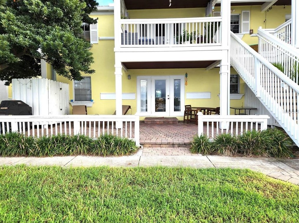 205 Pompano Dr Se Apt B, Saint Petersburg, FL