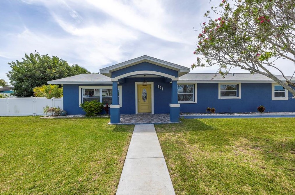 321 176th Ave Cir, Saint Petersburg, FL 33708
