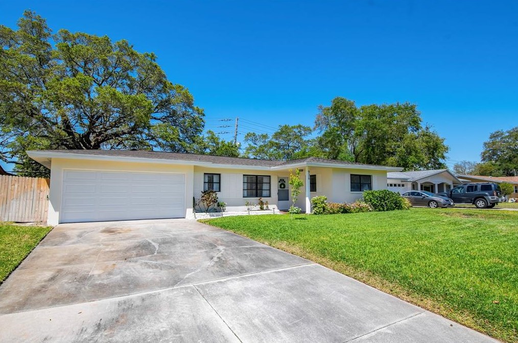 926 Lexington Dr, Dunedin, FL 34698